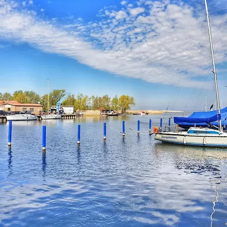 In Mit Eigenem Garten *