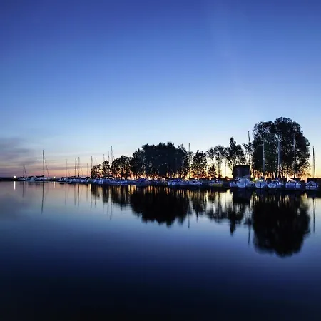 In Mit Eigenem Garten *