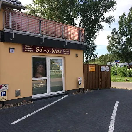 In Mit Eigenem Garten *