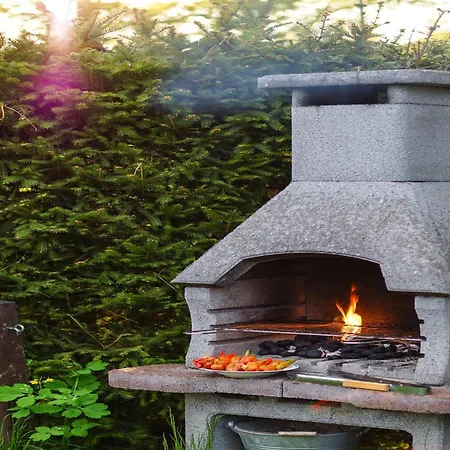 In Mit Eigenem Garten *