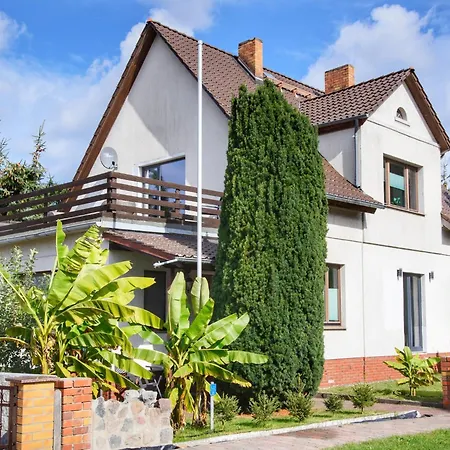 In Mit Eigenem Garten