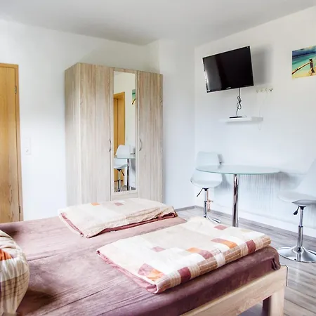 Σπίτι διακοπών In Mit Eigenem Garten Mönkebude